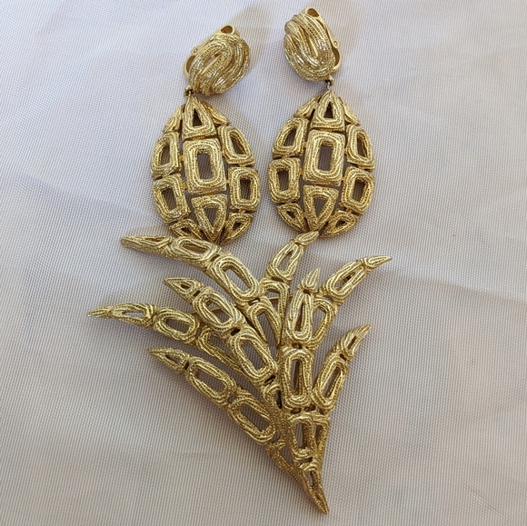 Trifari Jewelry - Fantastic Gold Crown Trifari Earrings & Brooch Set